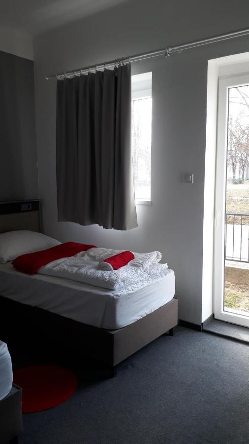 하르카니 No Stress Panzio-Pizzeria-Sporttabor B&B 외부 사진